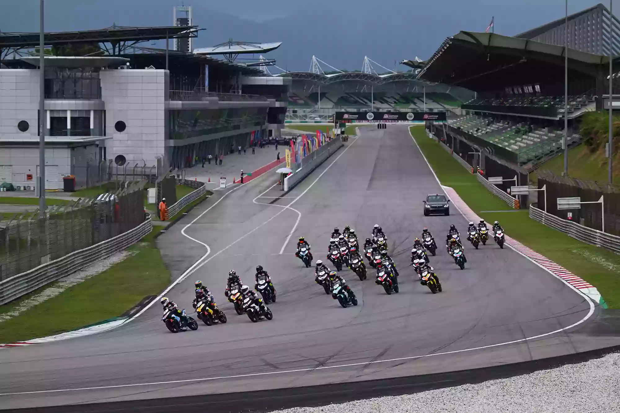 Y16ZR – A RACE OF FAIRNESS? THAT’S HOW THE RIDERS PORTRAY THIS CATEGORY ...